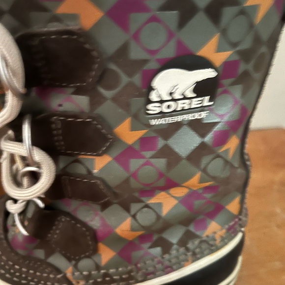 Women’s SOREL BOOTS - Picture 2 of 4